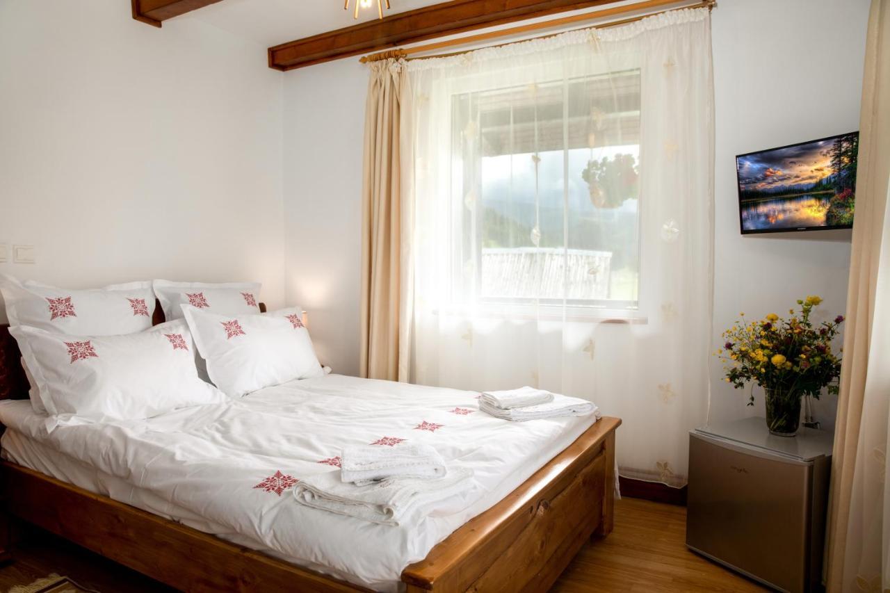 Casa Cerbul Villa Fundata Luaran gambar