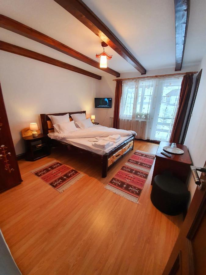 Casa Cerbul Villa Fundata Luaran gambar