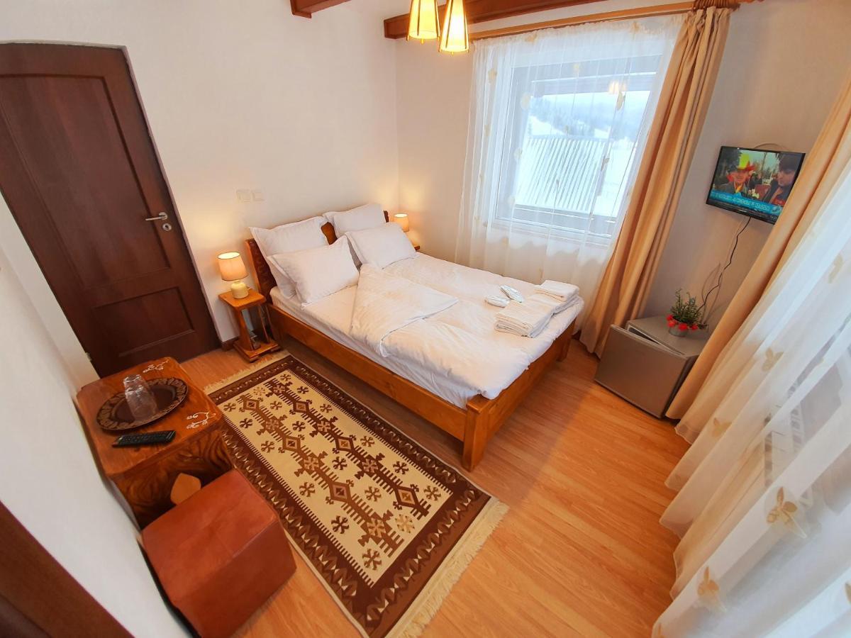 Casa Cerbul Villa Fundata Luaran gambar